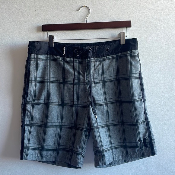 Grey Hurley Board Shorts Size 33 (XL) - Picture 1 of 6